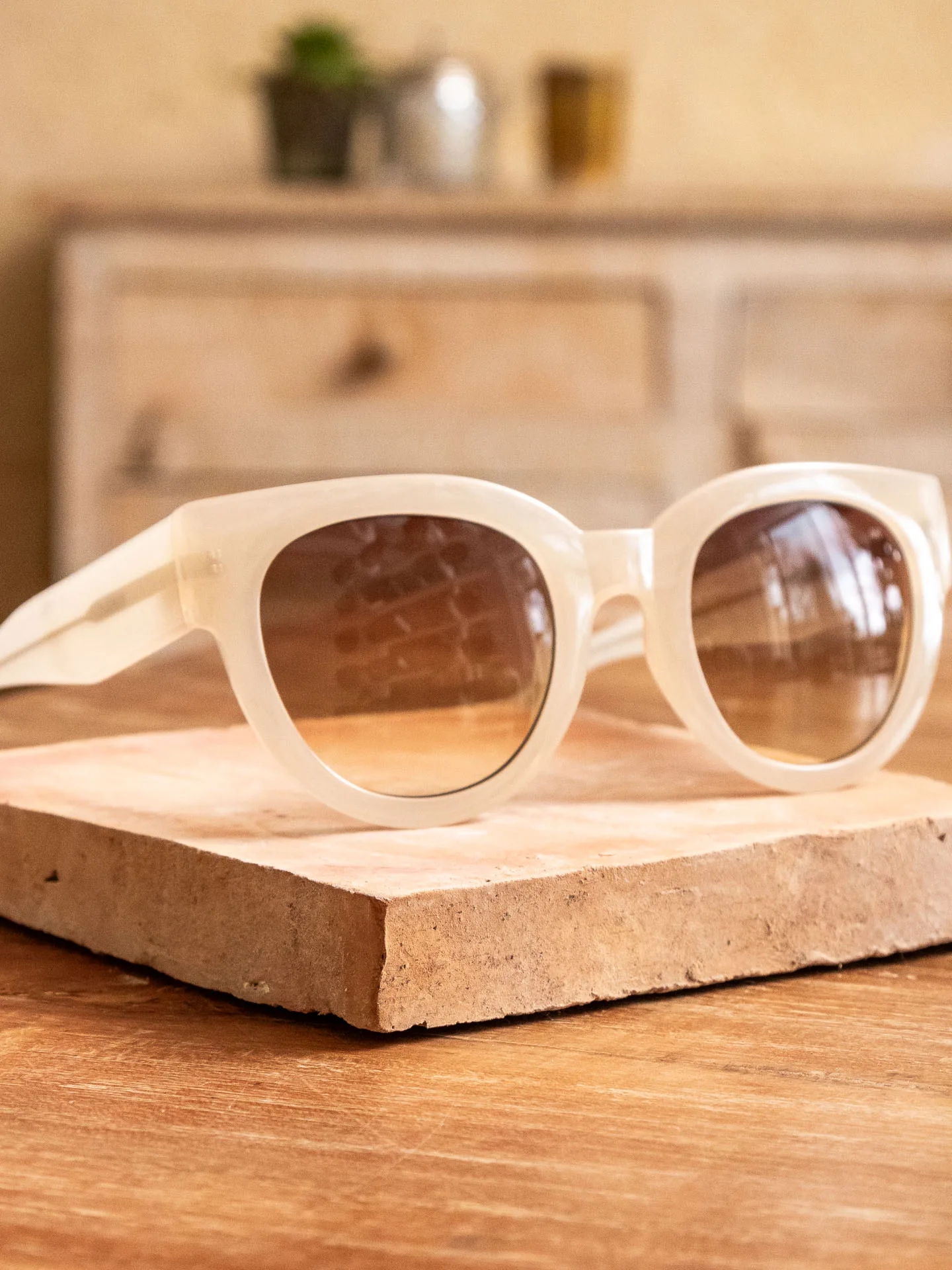 Image illustrative de l'article "Lunettes LILLY CREAM BONE"