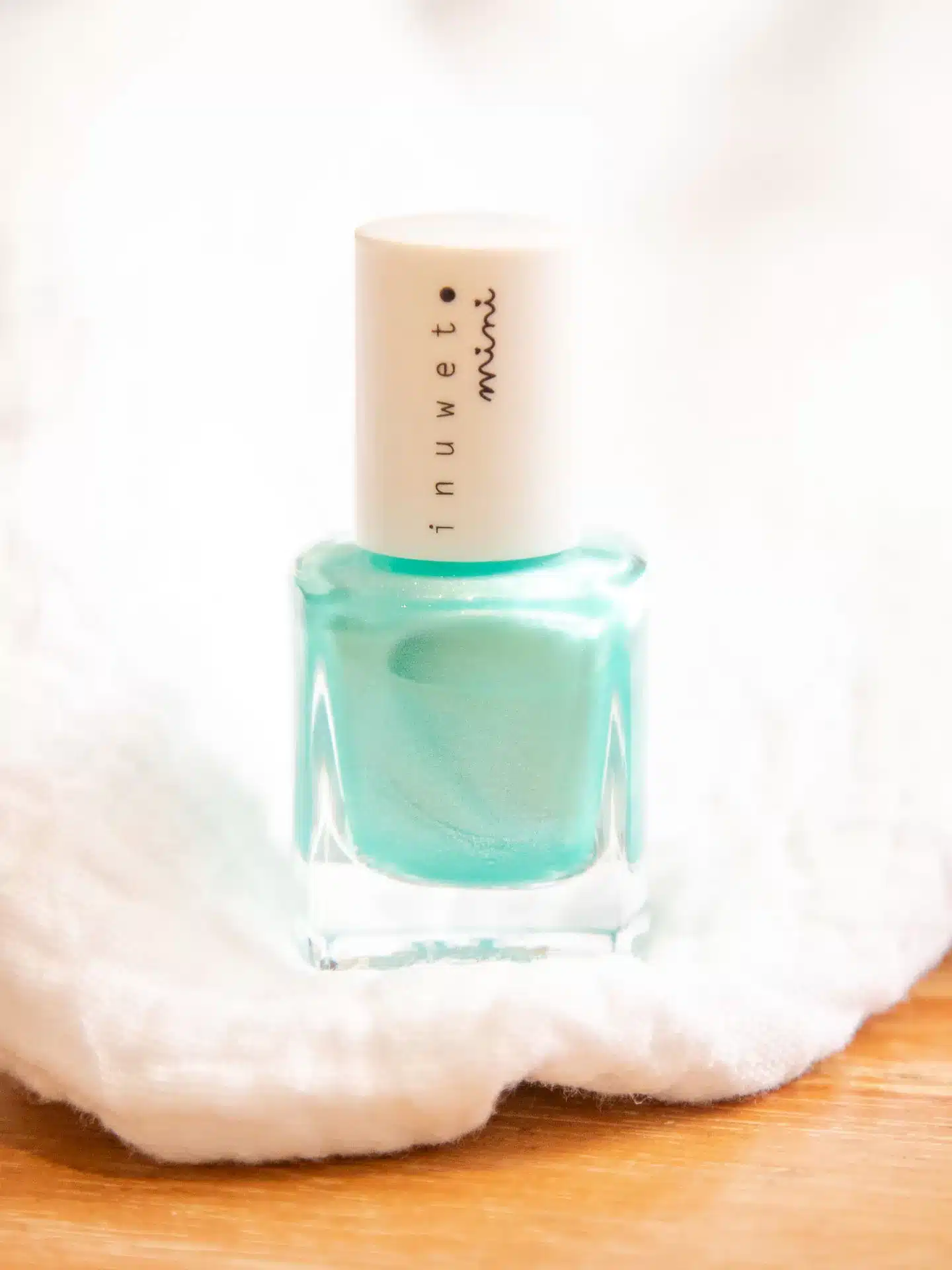 Image illustrative de l'article "VERNIS TURQUOISE"