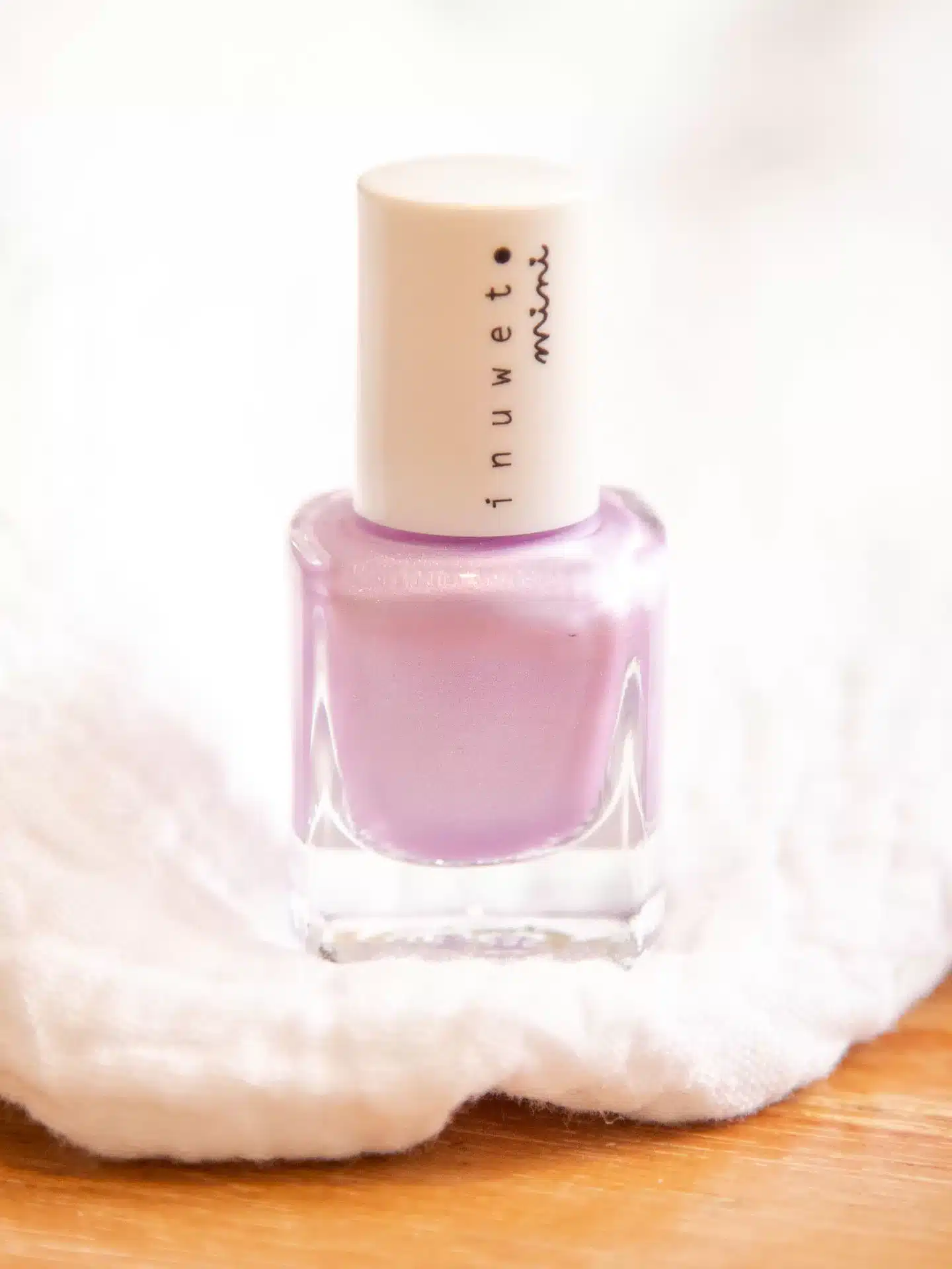 Image illustrative de l'article "VERNIS MAUVE"