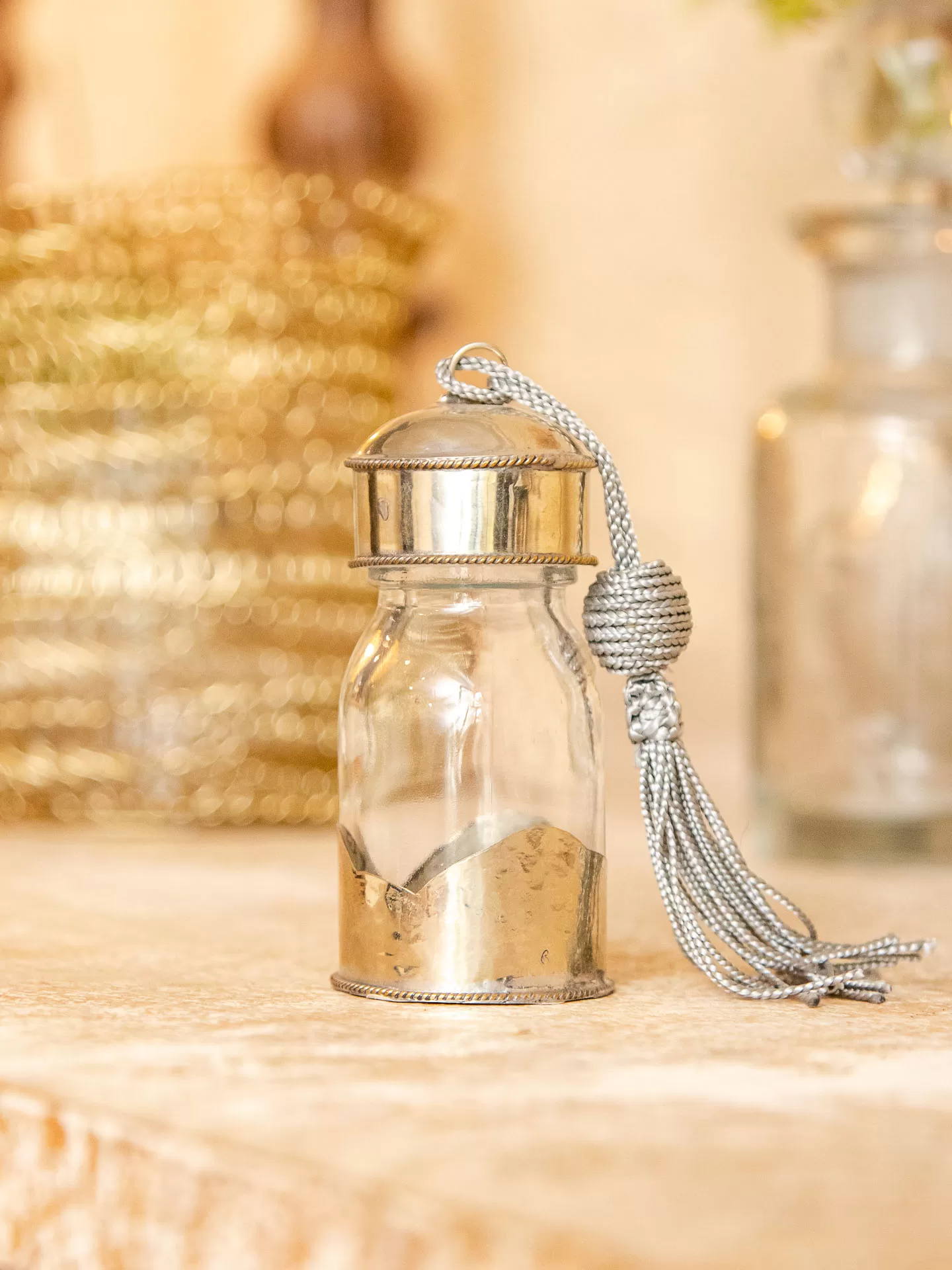 Image illustrative de l'article "mini bouteille grand pompom"