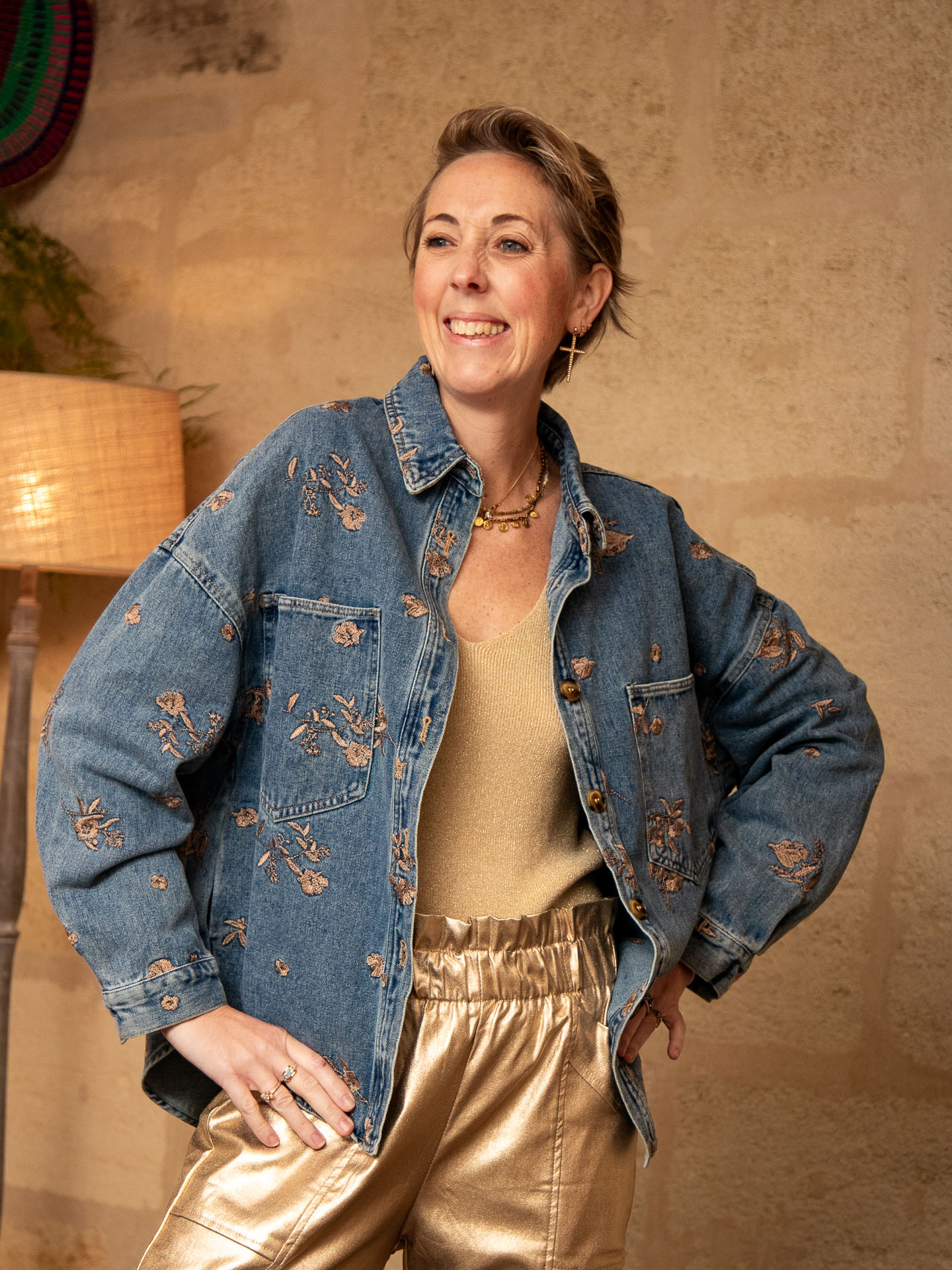 Image illustrative de l'article "Veste en jean brodé LOUISE"