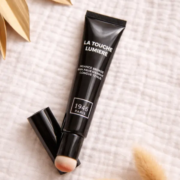 Image illustrative de l'article "TOUCHE LUMIERE BRONZE"