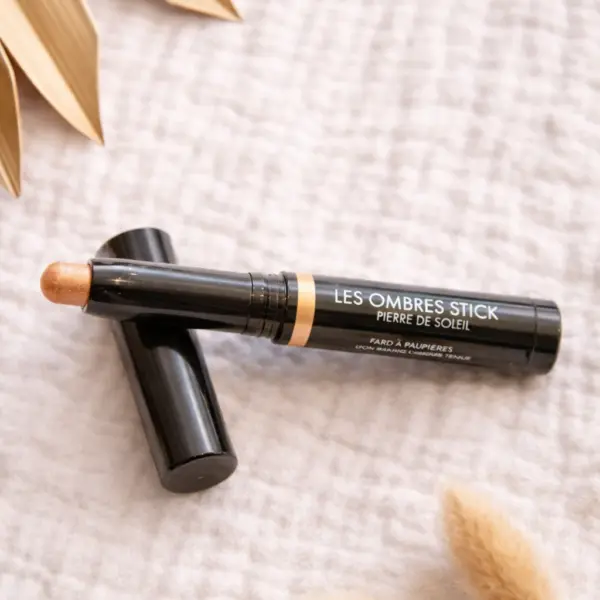 Image illustrative de l'article "Ombre stick Pierre de Soleil"