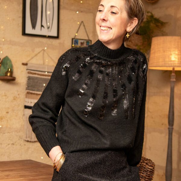 Image illustrative de l'article "Pull noir sequins MONICA"