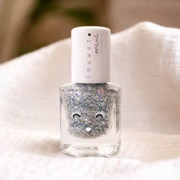 Image illustrative de l'article "VERNIS SILVER"