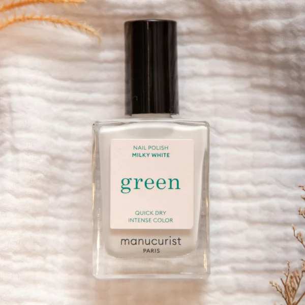 Image illustrative de l'article "Vernis Green – Milky White"