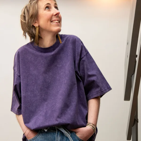 Image illustrative de l'article "T-shirt violet oversize ELLIE"