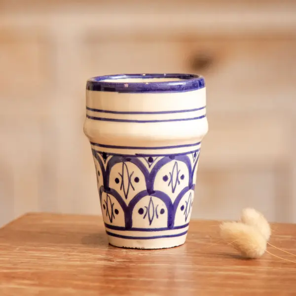 Image illustrative de l'article "Tasse arcs bleu"