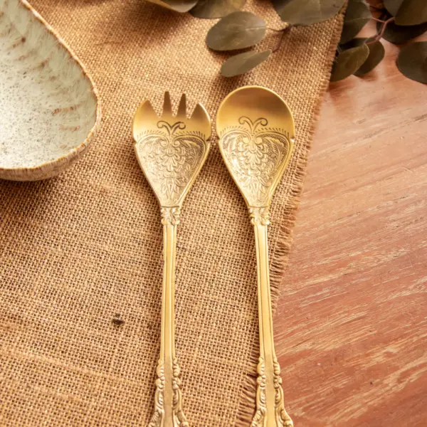 Image illustrative de l'article "Couverts salade, Laiton"