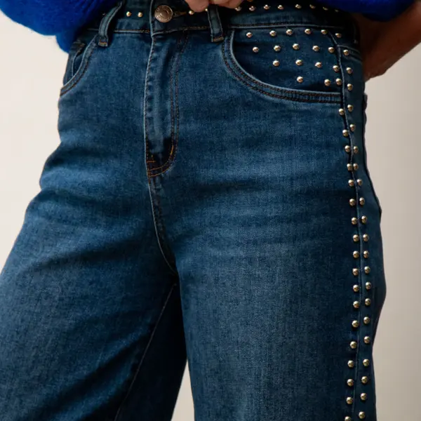 Image illustrative de l'article "Jean bleu TORONTO"