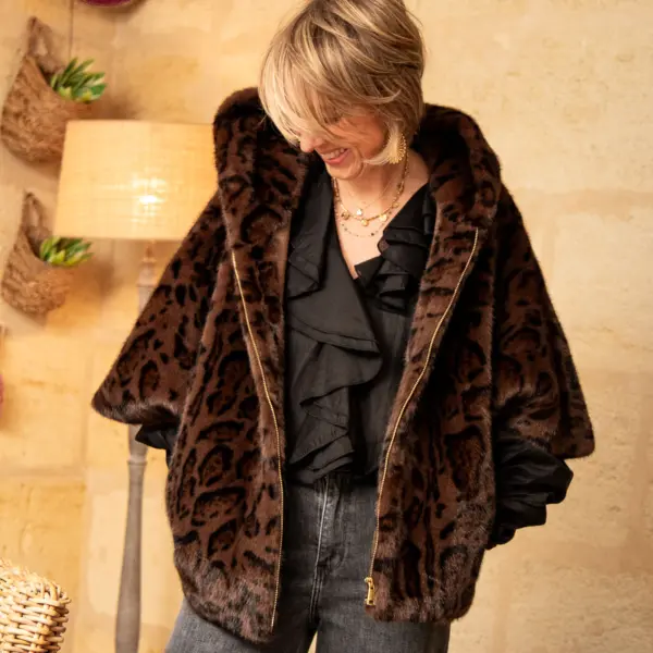 Image illustrative de l'article "Fourrure leopard MONA"