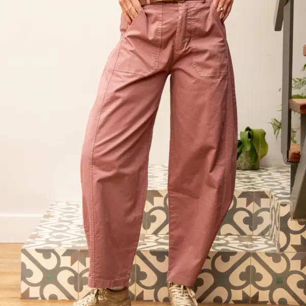 Image illustrative de l'article "Pantalon rose DONOSTIA"