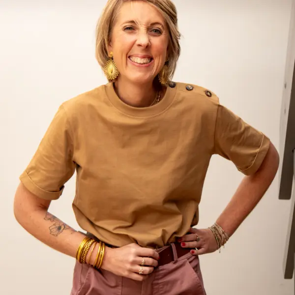 Image illustrative de l'article "T-shirt marron NATASHA"
