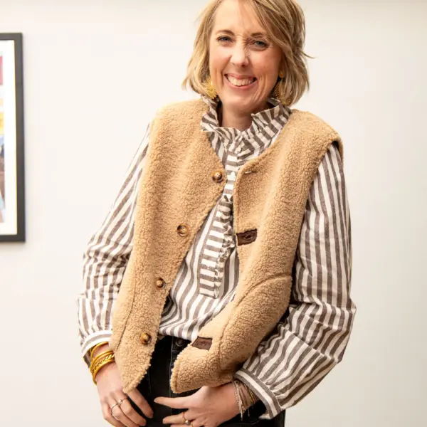 Image illustrative de l'article "Gilet mouton beige CHARLENE"