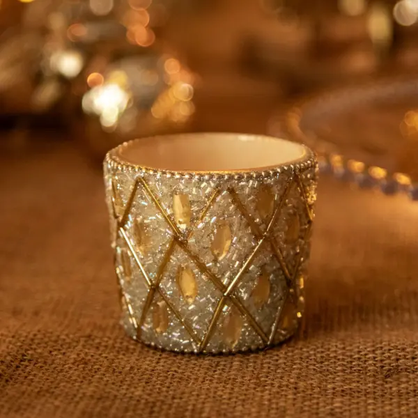 Image illustrative de l'article "Photophore blanc doré S"