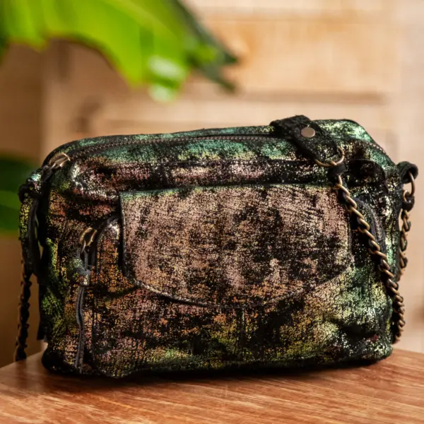 Image illustrative de l'article "Sac black oil NAINA"
