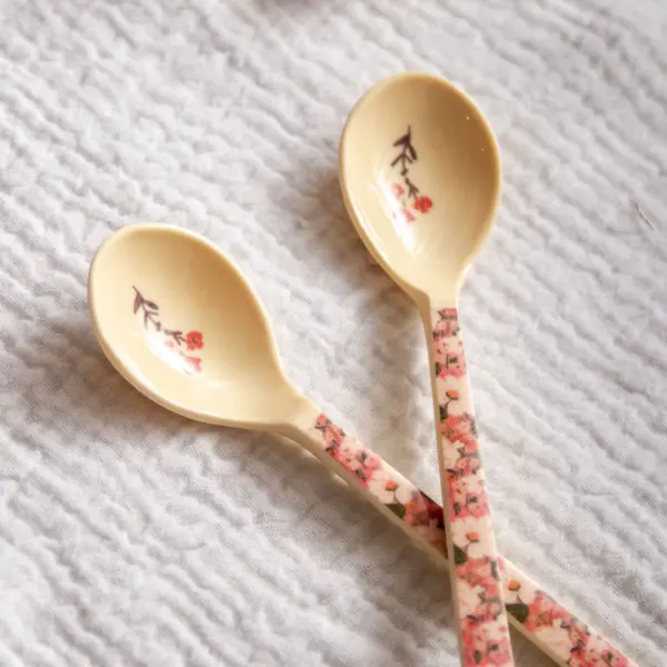 Image illustrative de l'article "Cuillère à café – Allison Flower"