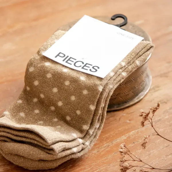 Image illustrative de l'article "Chaussettes stripe noire glitter SEBBY"