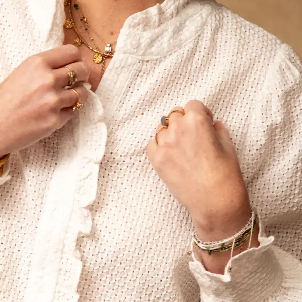 Image illustrative de l'article "Chemise blanche broderie CHLOE"