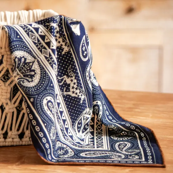 Image illustrative de l'article "Foulard cheval BOBY"