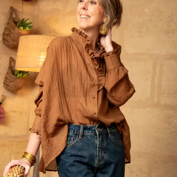 Image illustrative de l'article "Chemise camel ALEGRIA"