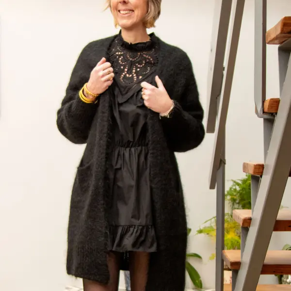 Image illustrative de l'article "Gilet long noir MARA"