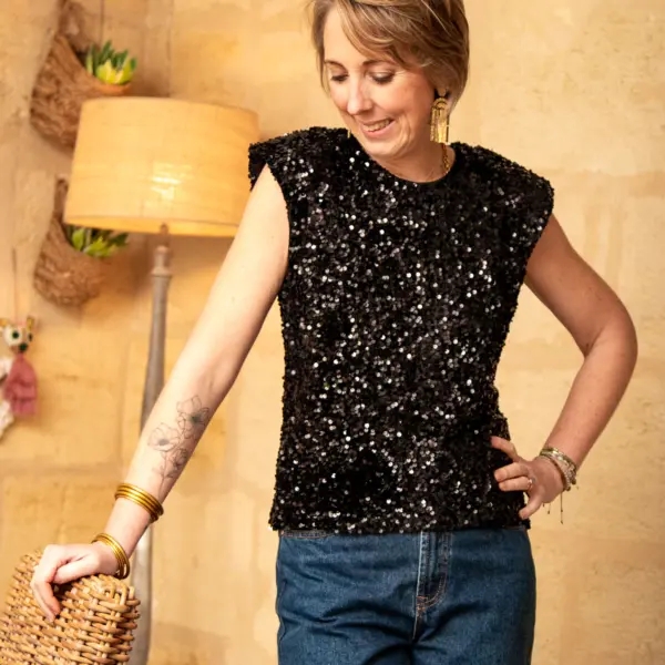 Image illustrative de l'article "Top sequin PAULA NOIR"
