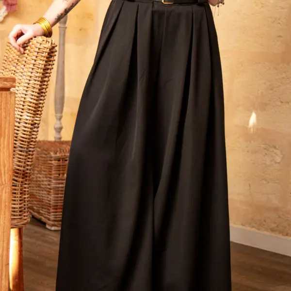 Image illustrative de l'article "Pantalon noir CANNES"