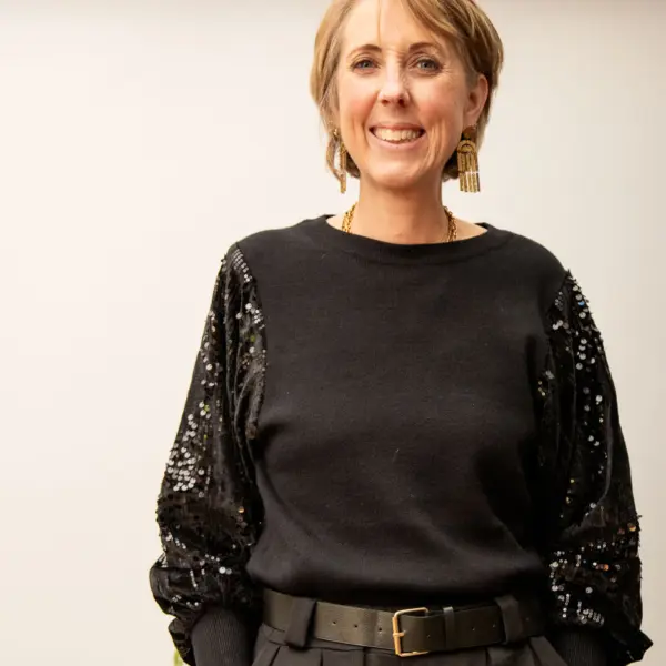 Image illustrative de l'article "Pull noir sequin IRINA"