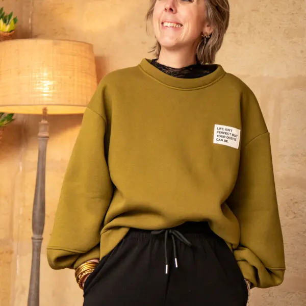 Image illustrative de l'article "Sweat kaki ARIANA"