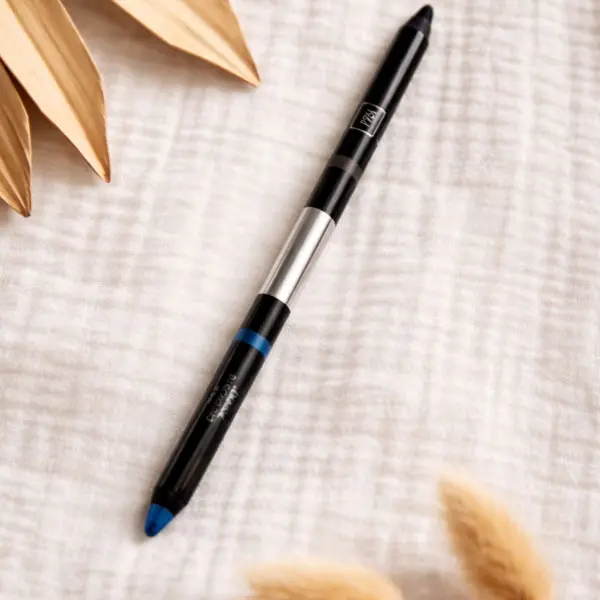 Image illustrative de l'article "Duo Esquisse regard BLEU"