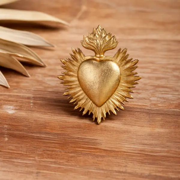 Image illustrative de l'article "Ex-Voto PM doré"