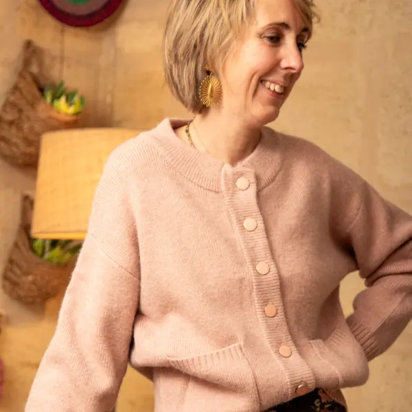 Image illustrative de l'article "Gilet vieux rose ISLA"