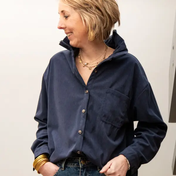 Image illustrative de l'article "Chemise velours bleu MATHILDE"