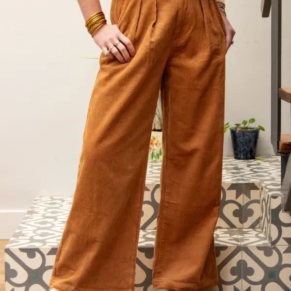 Image illustrative de l'article "Pantalon velours camel MOSCOU"