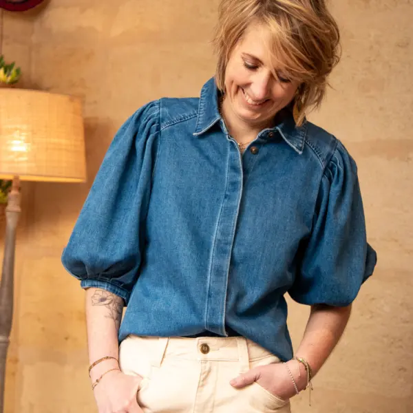 Image illustrative de l'article "Chemise jean CLEA"