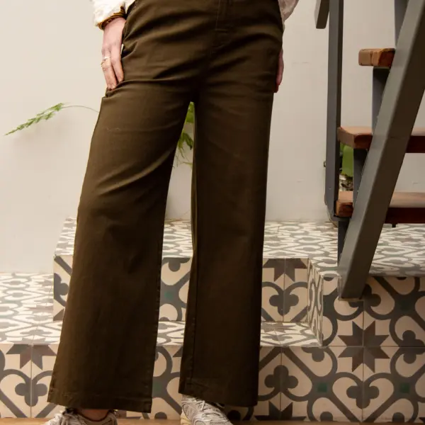 Image illustrative de l'article "Pantalon kaki JAIPUR"