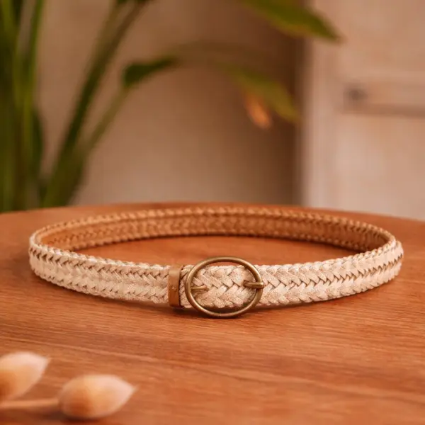 Image illustrative de l'article "Ceinture or tressée NADINAS"