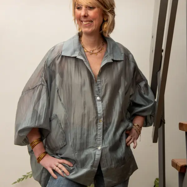 Image illustrative de l'article "Chemise bleu gris LIO"