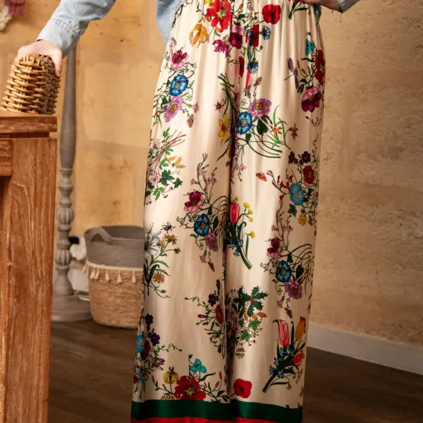 Image illustrative de l'article "Pantalon fleurs VALENTINA"