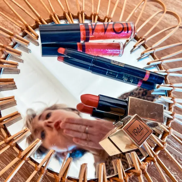 Image illustrative de l'article "Saint-Valentin : looks, rouges à lèvres et parfums pour se sentir belle"