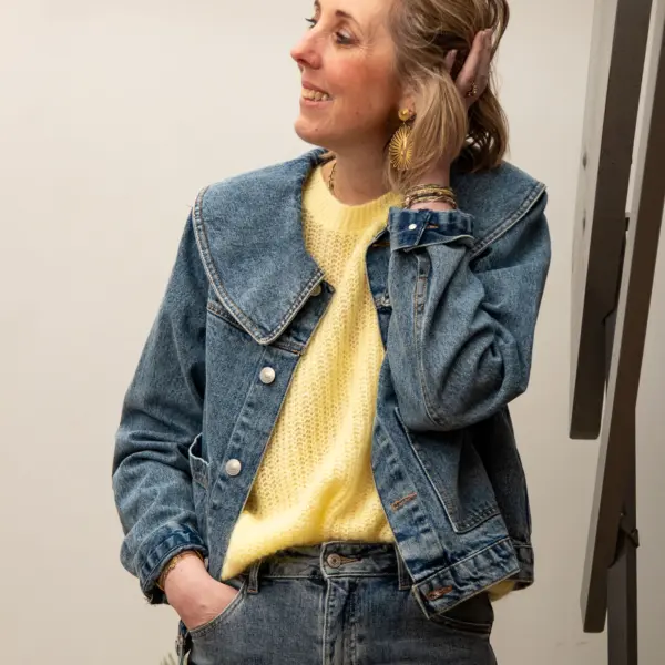 Image illustrative de l'article "Veste en jean CALLY"