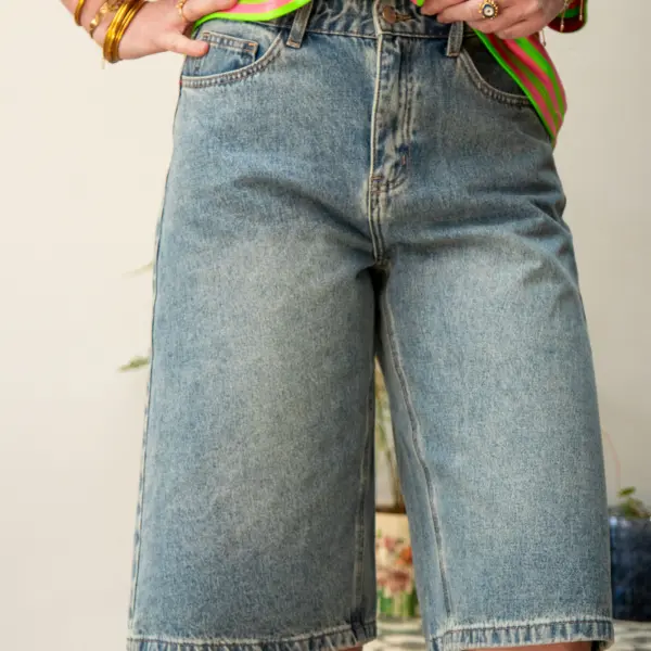 Image illustrative de l'article "Bermuda bleu SERENA"