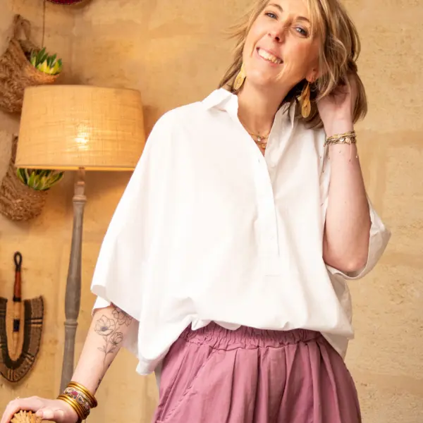 Image illustrative de l'article "Chemise blanche SUZAN"