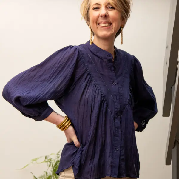 Image illustrative de l'article "Blouse marine MIA"