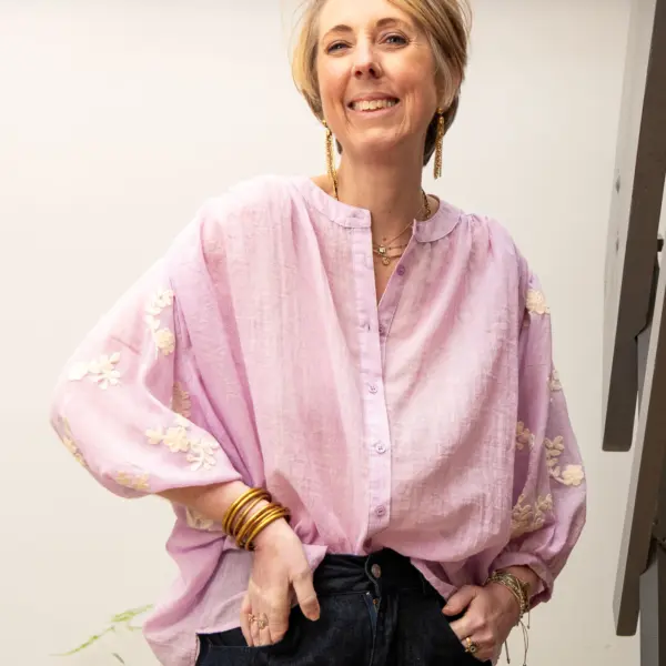 Image illustrative de l'article "Blouse lilas CAROLINE"