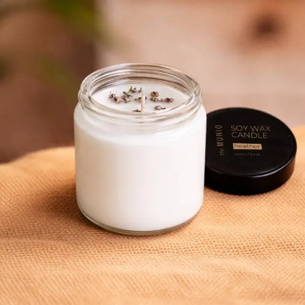 Image illustrative de l'article "Bougie parfumée bruyère"