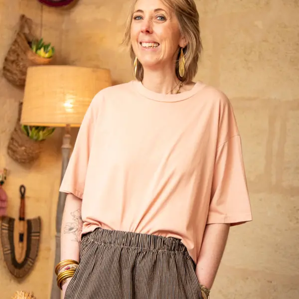 Image illustrative de l'article "T-shirt nude KIM"