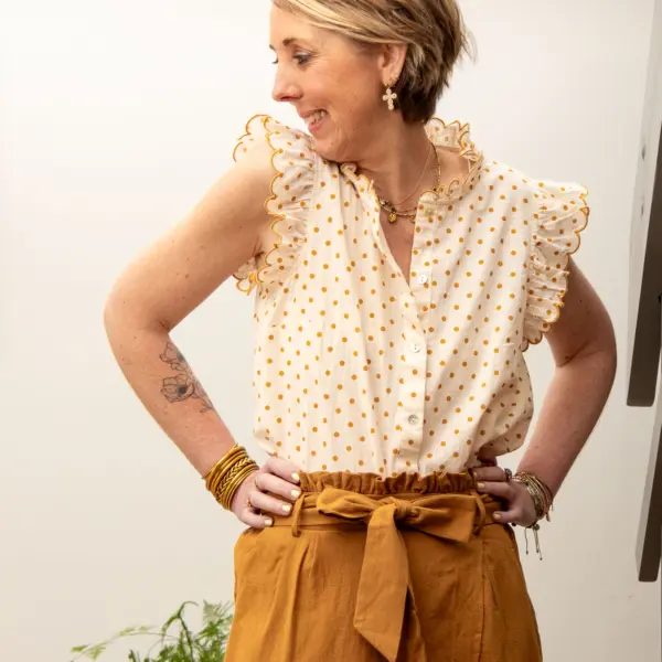 Image illustrative de l'article "Chemise sans manche à pois ANIA"