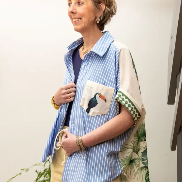 Image illustrative de l'article "Chemise rayée bleu perroquet CAROLE"